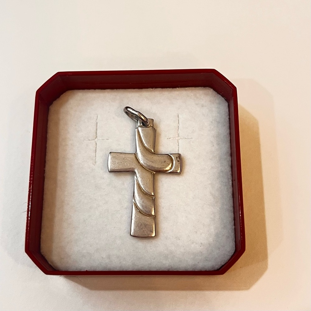 Elegant Silver Cross Necklace